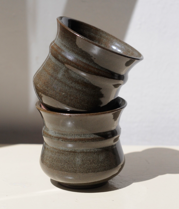 Yaar Ceramics | כוס וואבלי בעיצוב יפני - כחול עמוק
